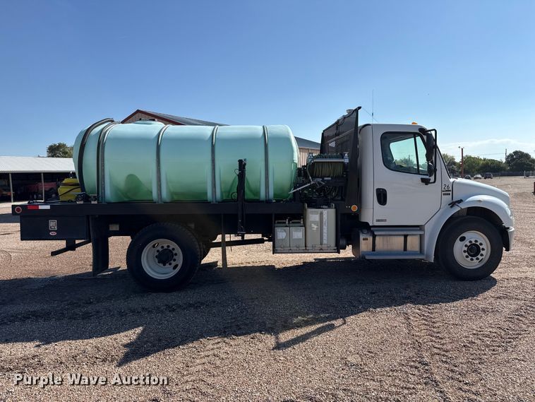 image for item EW4250 2008 Freightliner Business Class M2 flatbed truck