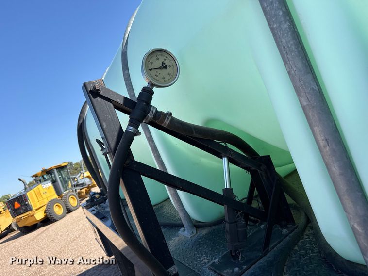 image for item EW4250 2008 Freightliner Business Class M2 flatbed truck