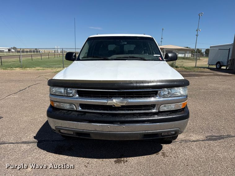 image for item EW4280 2004 Chevrolet Suburban 1500 SUV