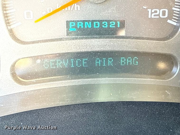 image for item EW4280 2004 Chevrolet Suburban 1500 SUV