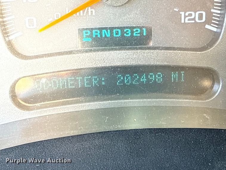 image for item EW4280 2004 Chevrolet Suburban 1500 SUV