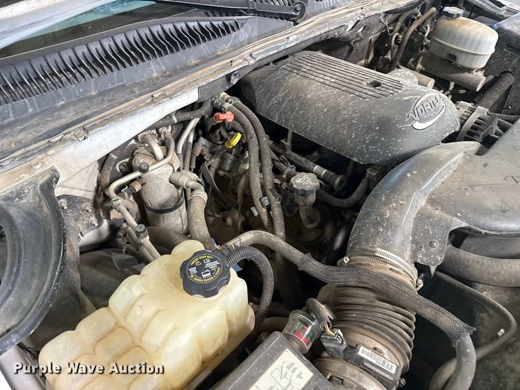 image for item EW4280 2004 Chevrolet Suburban 1500 SUV