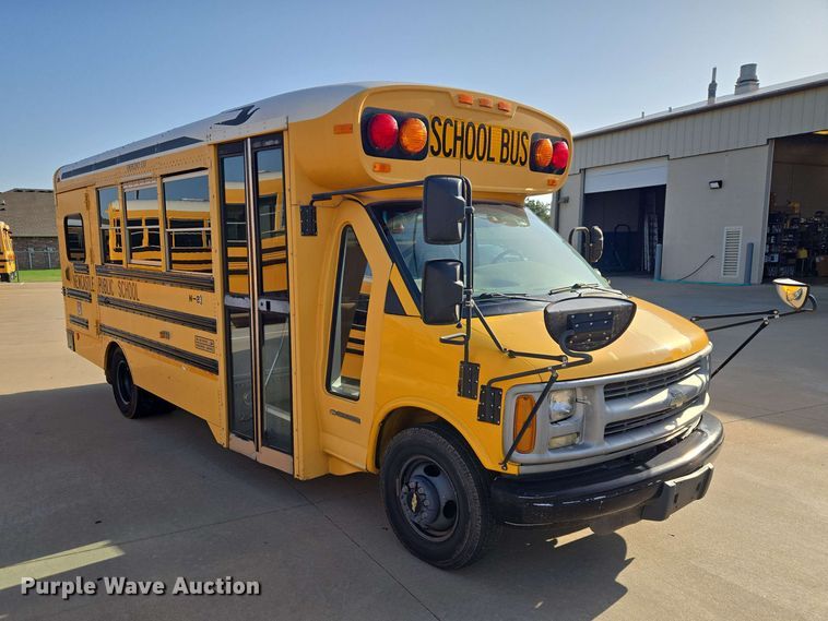 image for item EW8529 2002 Chevrolet Express 3500 school bus