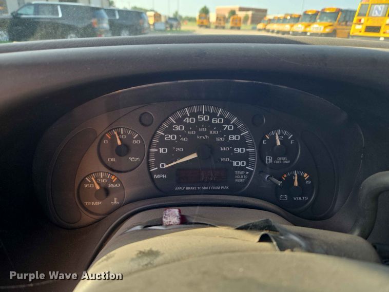 image for item EW8529 2002 Chevrolet Express 3500 school bus