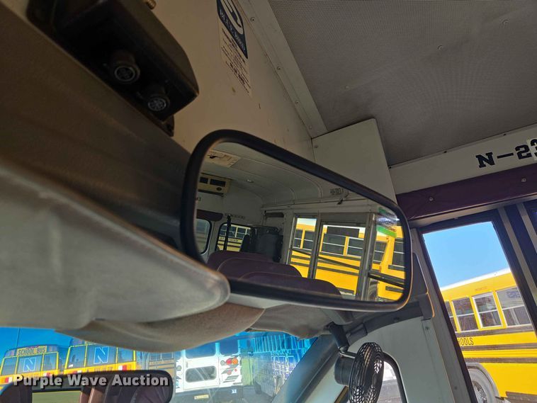 image for item EW8529 2002 Chevrolet Express 3500 school bus