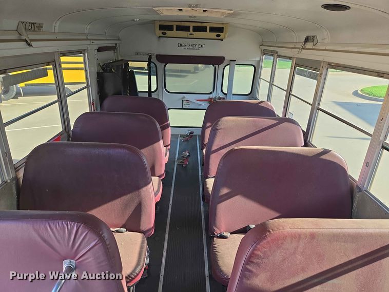 image for item EW8529 2002 Chevrolet Express 3500 school bus