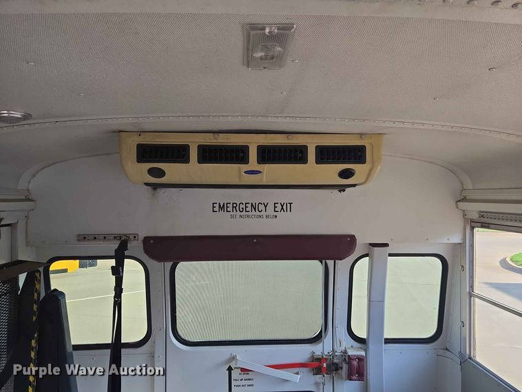 image for item EW8529 2002 Chevrolet Express 3500 school bus