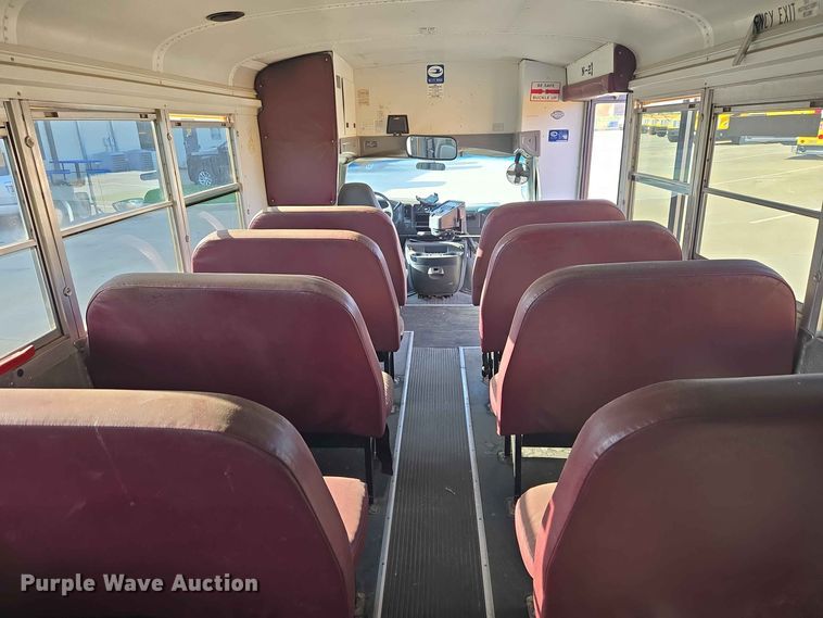 image for item EW8529 2002 Chevrolet Express 3500 school bus
