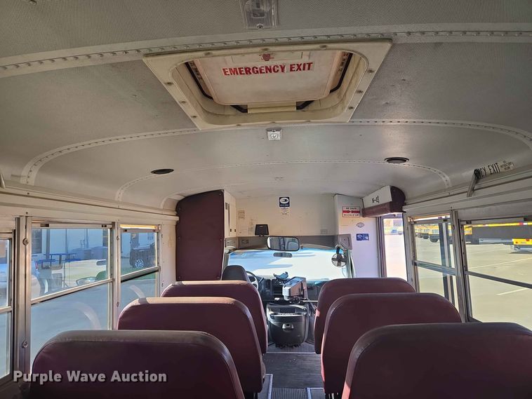 image for item EW8529 2002 Chevrolet Express 3500 school bus