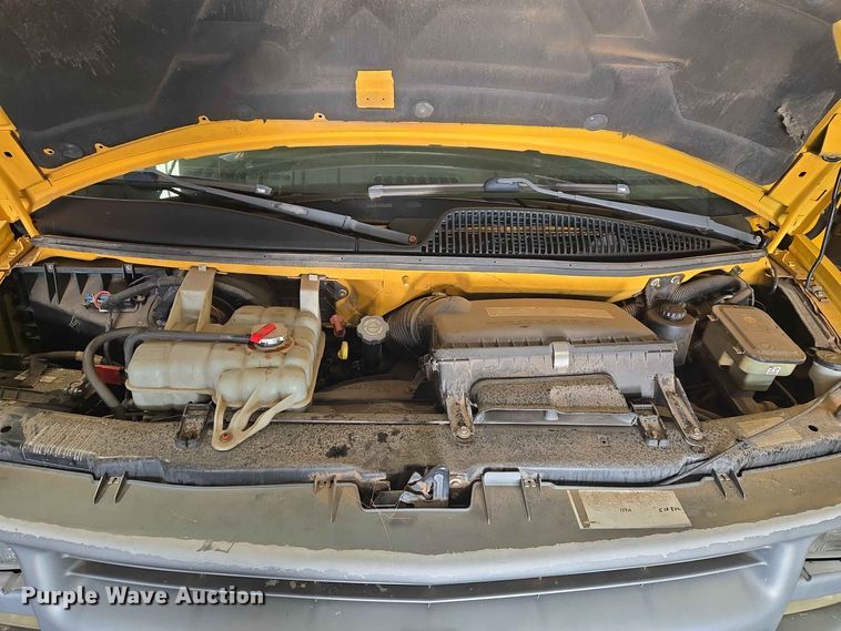image for item EW8529 2002 Chevrolet Express 3500 school bus