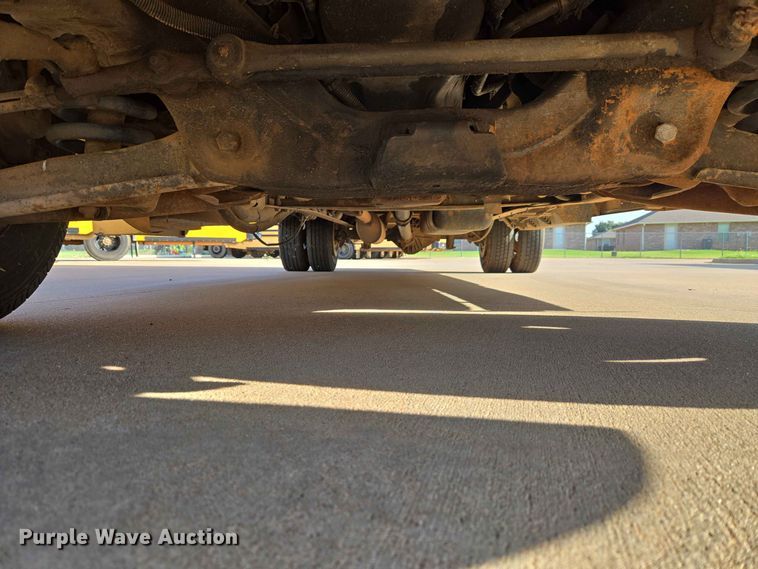 image for item EW8529 2002 Chevrolet Express 3500 school bus