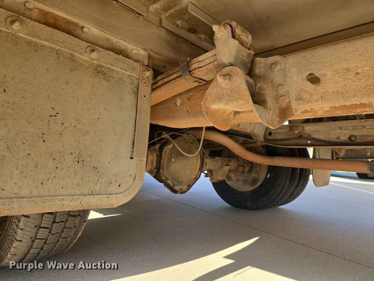 image for item EW8529 2002 Chevrolet Express 3500 school bus