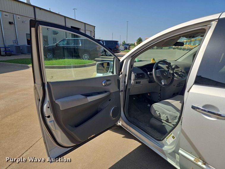 image for item EW8532 2008 Nissan Quest van