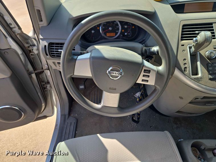 image for item EW8532 2008 Nissan Quest van