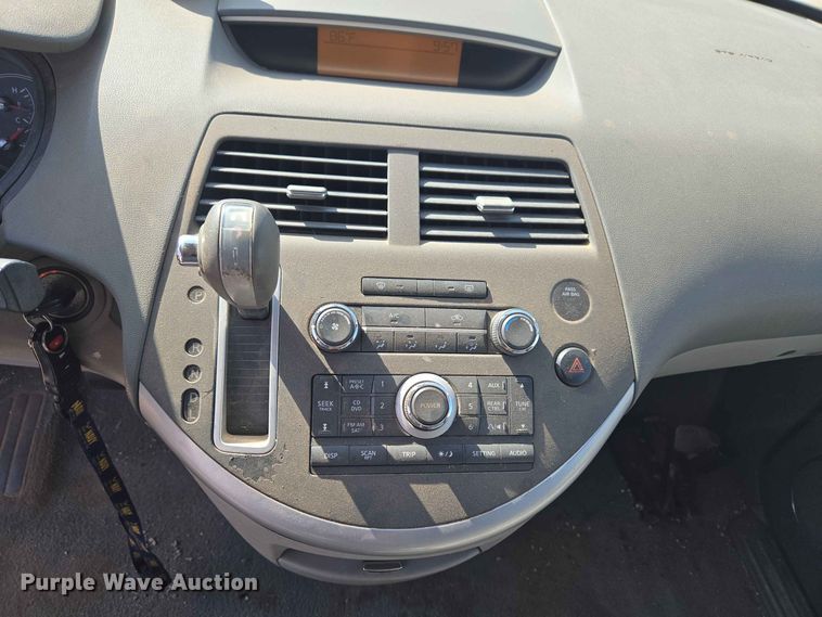 image for item EW8532 2008 Nissan Quest van