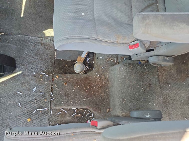 image for item EW8532 2008 Nissan Quest van