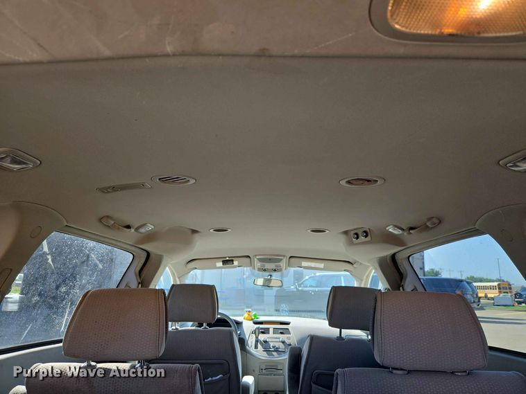 image for item EW8532 2008 Nissan Quest van