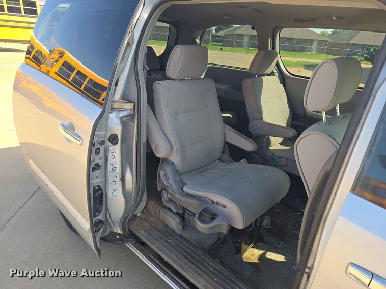 image for item EW8532 2008 Nissan Quest van
