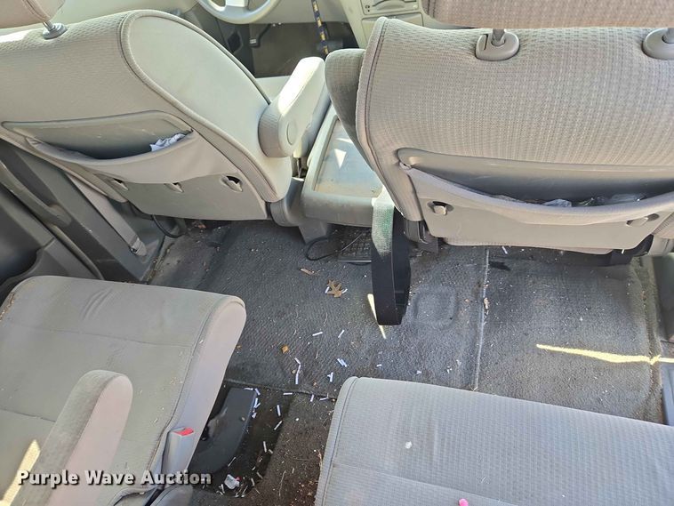 image for item EW8532 2008 Nissan Quest van