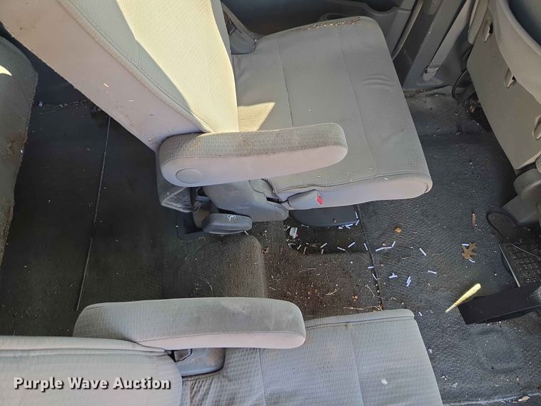 image for item EW8532 2008 Nissan Quest van