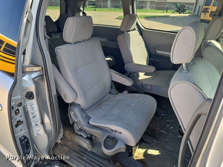 image for item EW8532 2008 Nissan Quest van