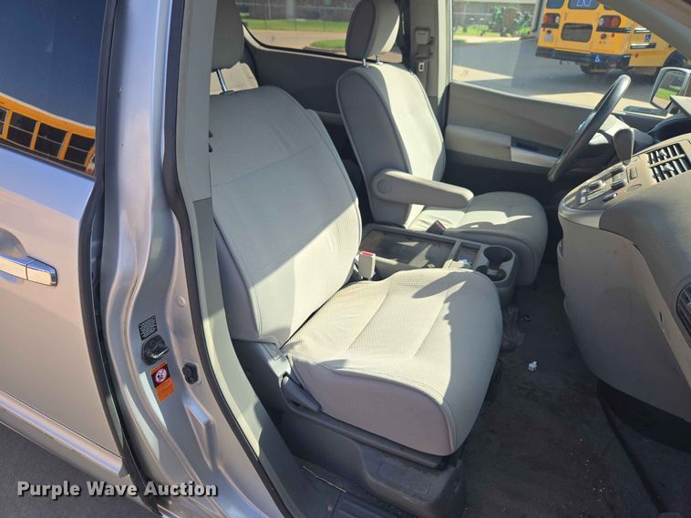 image for item EW8532 2008 Nissan Quest van