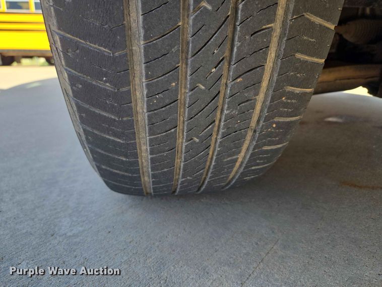 image for item EW8532 2008 Nissan Quest van