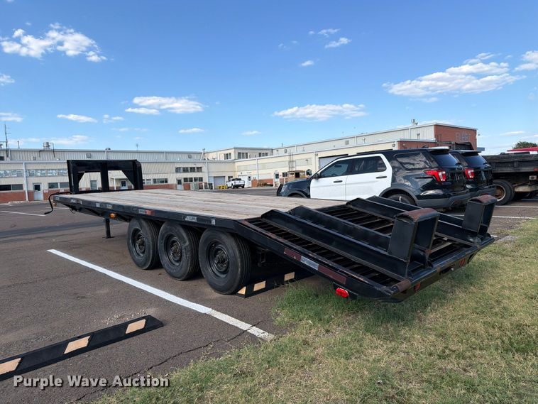 image for item EW8755 1986 W-W Trailer Manufacturers equipment trailer