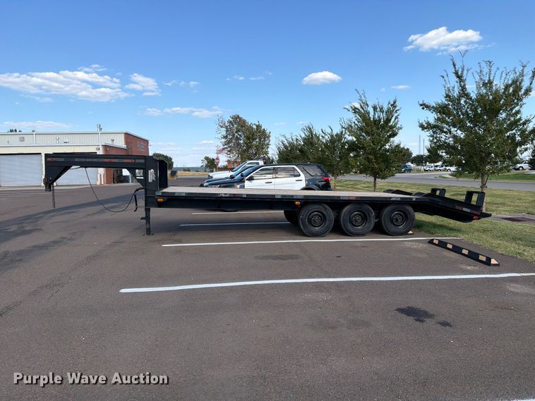 image for item EW8755 1986 W-W Trailer Manufacturers equipment trailer