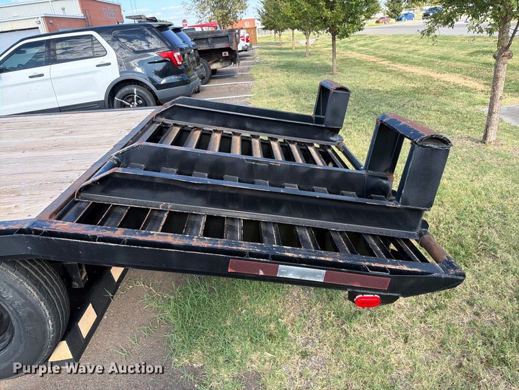 image for item EW8755 1986 W-W Trailer Manufacturers equipment trailer