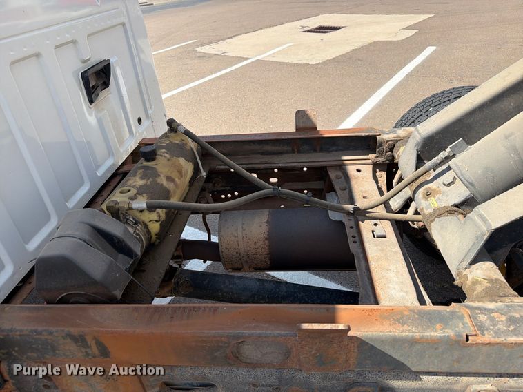 image for item EW8757 2002 Ford F450 dump truck