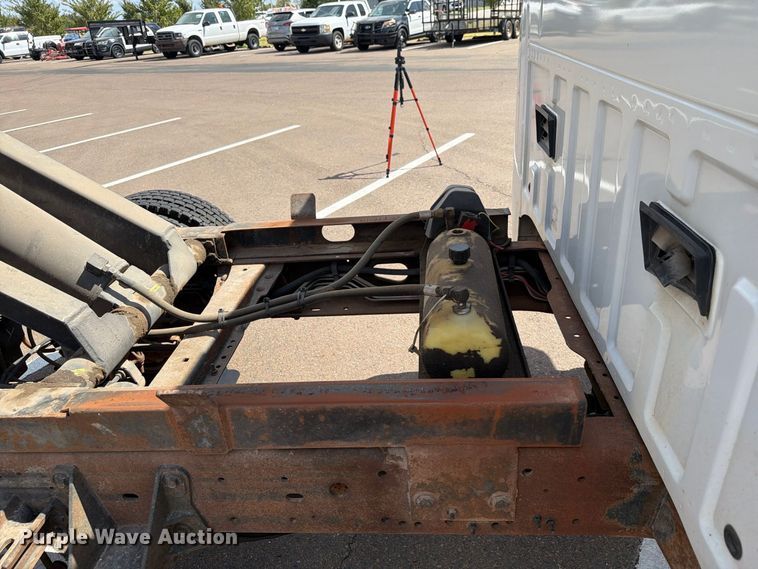 image for item EW8757 2002 Ford F450 dump truck