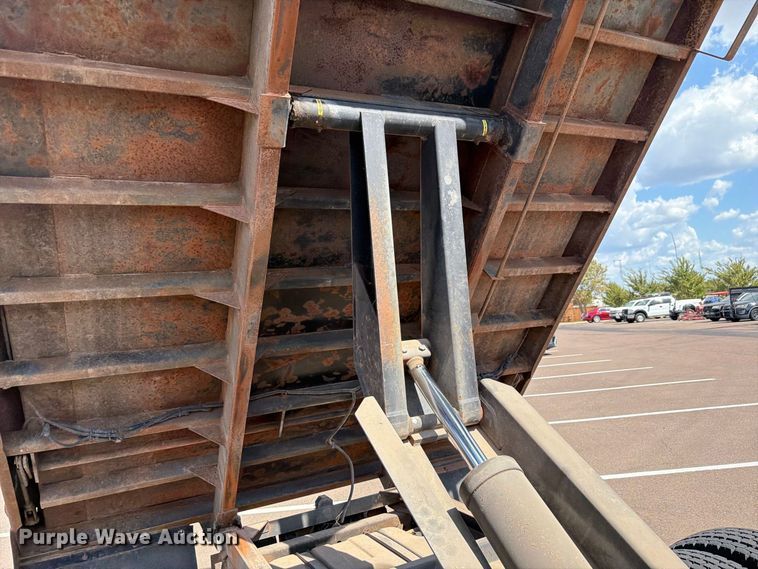 image for item EW8757 2002 Ford F450 dump truck