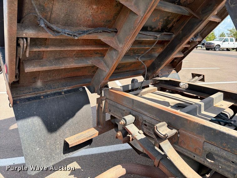 image for item EW8757 2002 Ford F450 dump truck