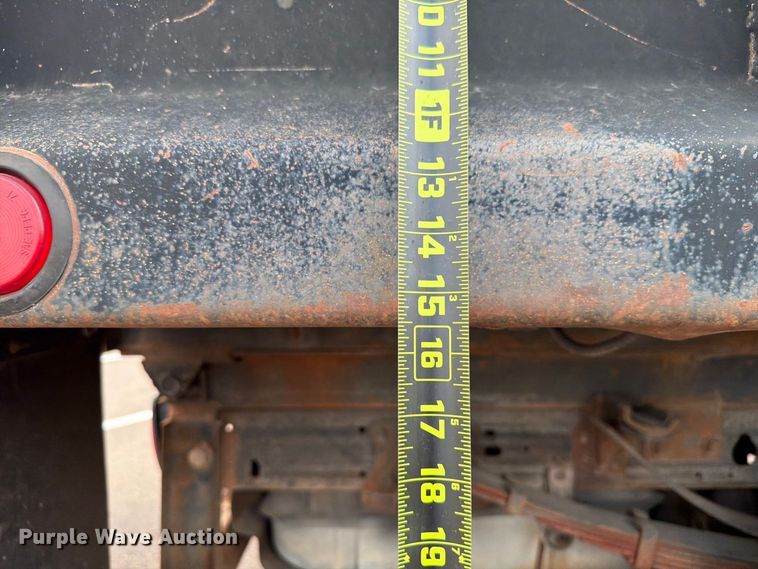 image for item EW8757 2002 Ford F450 dump truck