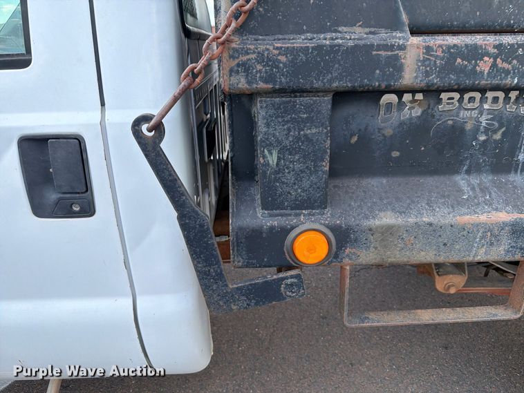 image for item EW8757 2002 Ford F450 dump truck