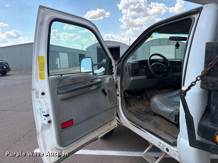 image for item EW8757 2002 Ford F450 dump truck
