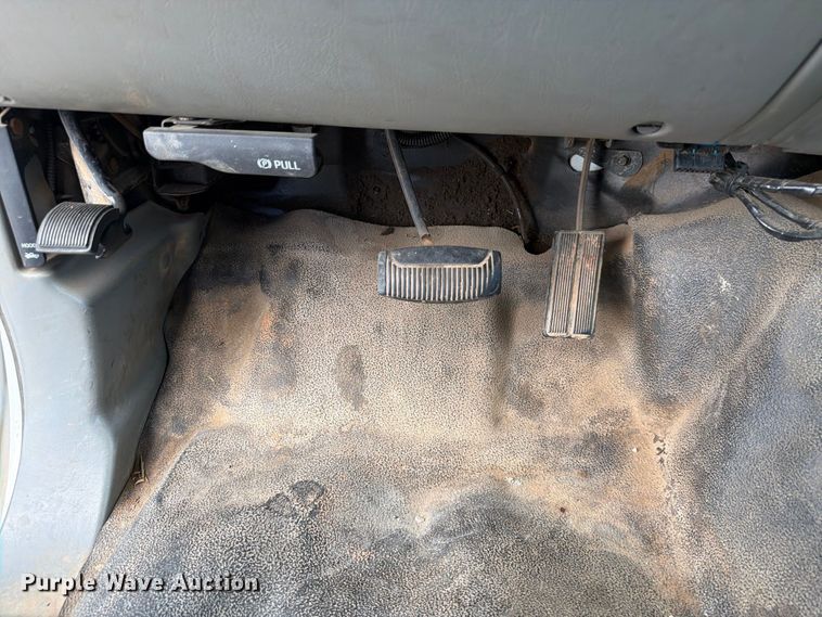 image for item EW8757 2002 Ford F450 dump truck