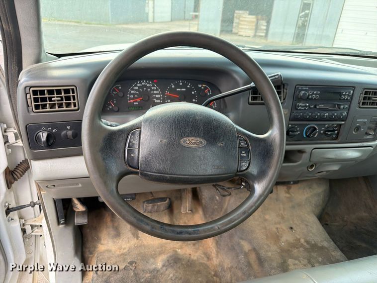 image for item EW8757 2002 Ford F450 dump truck