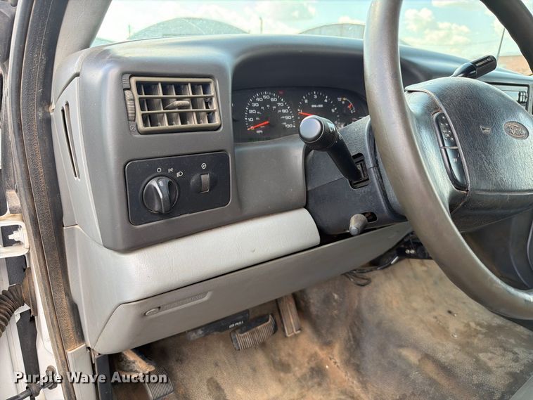image for item EW8757 2002 Ford F450 dump truck