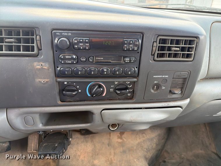 image for item EW8757 2002 Ford F450 dump truck