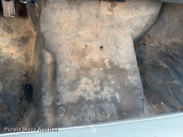 image for item EW8757 2002 Ford F450 dump truck
