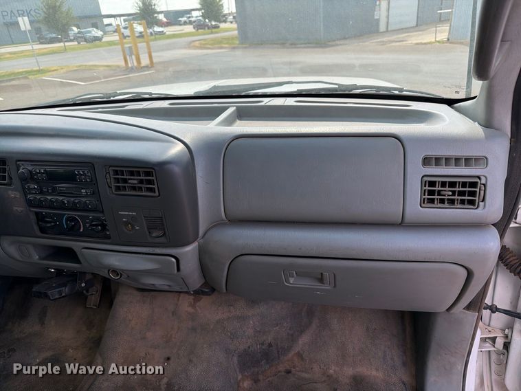 image for item EW8757 2002 Ford F450 dump truck