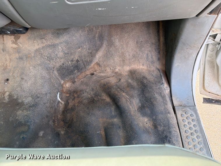 image for item EW8757 2002 Ford F450 dump truck