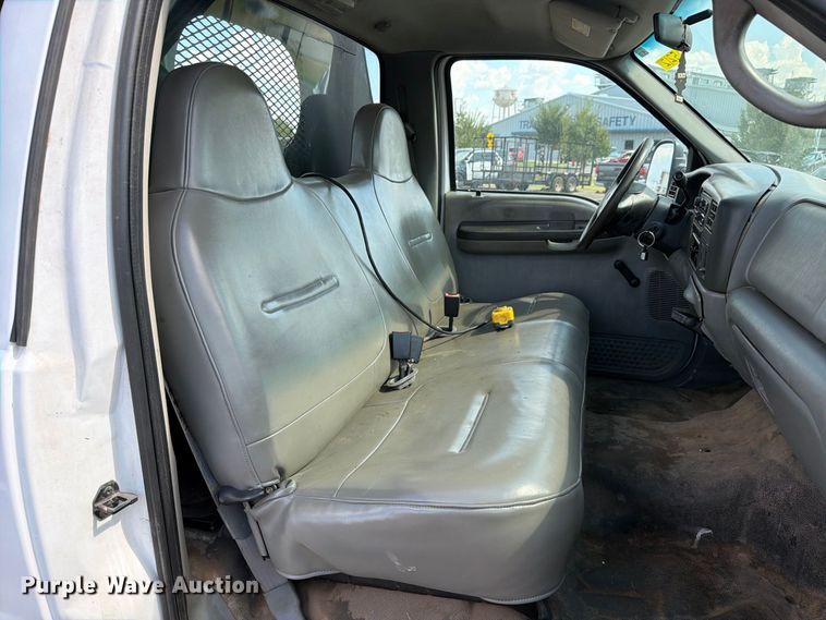 image for item EW8757 2002 Ford F450 dump truck