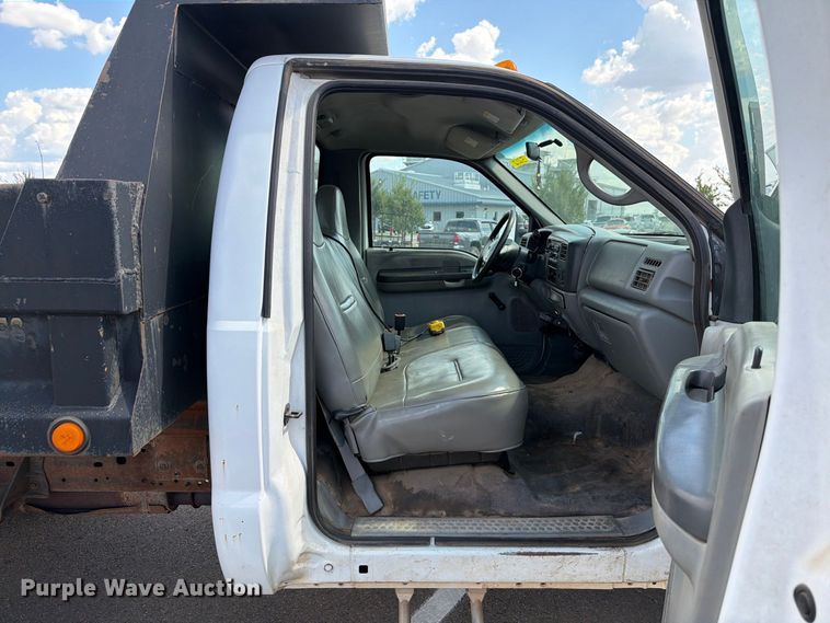 image for item EW8757 2002 Ford F450 dump truck