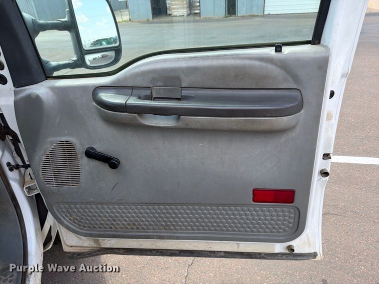 image for item EW8757 2002 Ford F450 dump truck