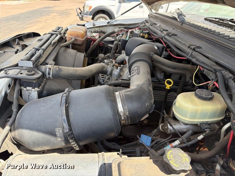 image for item EW8757 2002 Ford F450 dump truck
