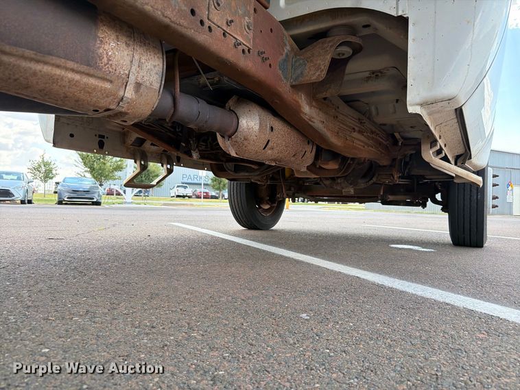 image for item EW8757 2002 Ford F450 dump truck