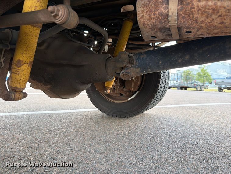 image for item EW8757 2002 Ford F450 dump truck
